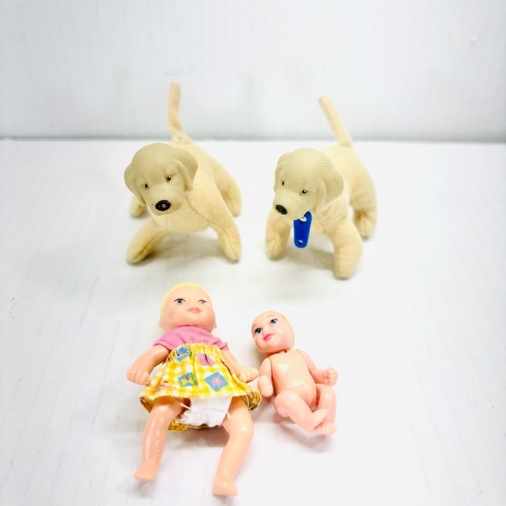 Large Mixed Vintage LOT of 90’s Barbie Dolls, Case, Clothes & Shoes 208 Pcs - Picture 6 of 16